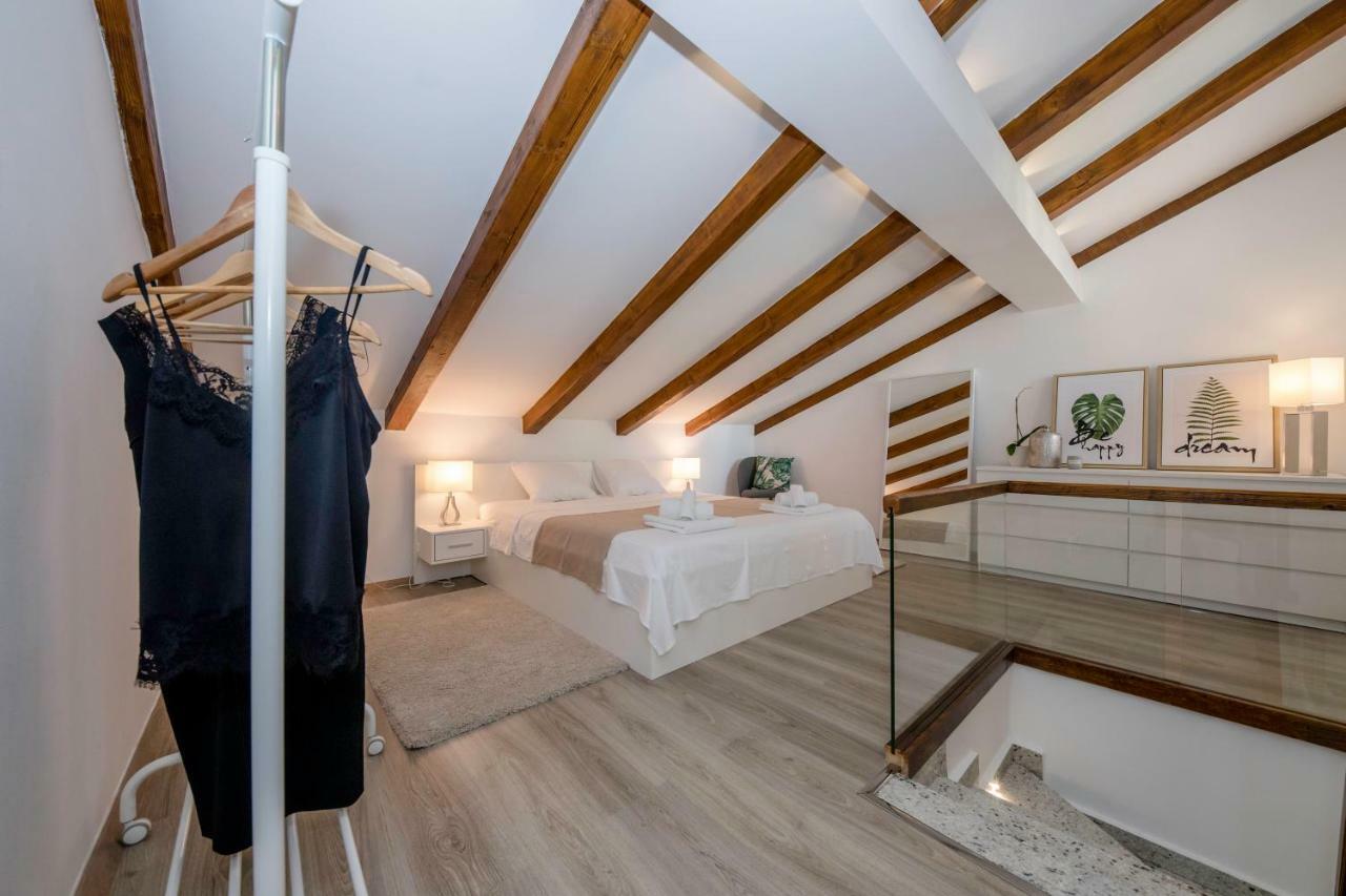 Villa Bella Banjol エクステリア 写真